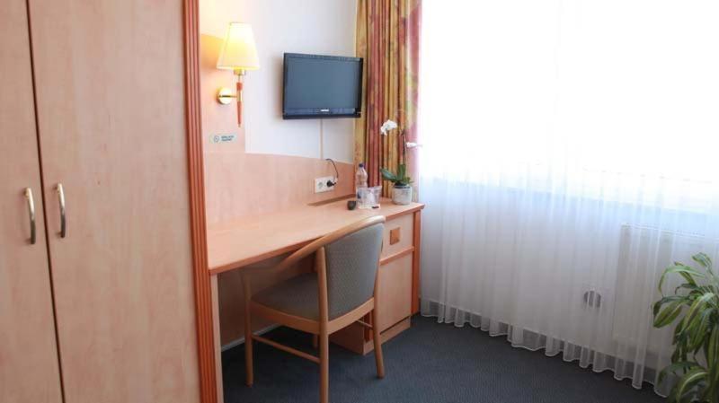 Hotel Wetterau - Self-Check-In Wölfersheim Eksteriør bilde