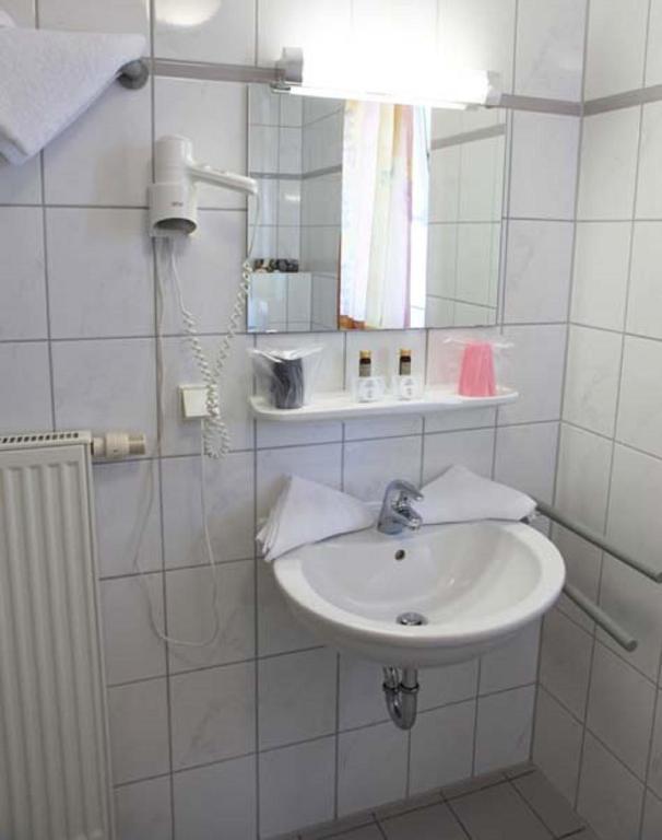 Hotel Wetterau - Self-Check-In Wölfersheim Eksteriør bilde